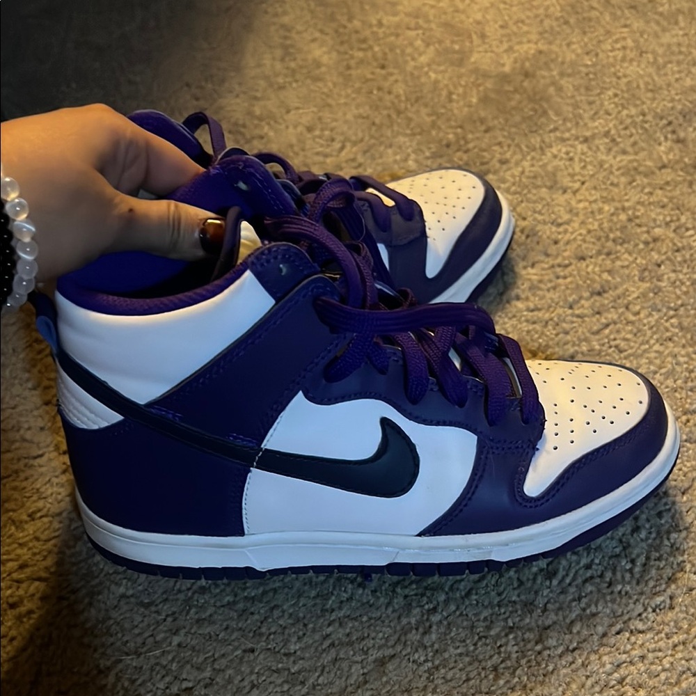 Nike High-Top Purple and White Sneakers